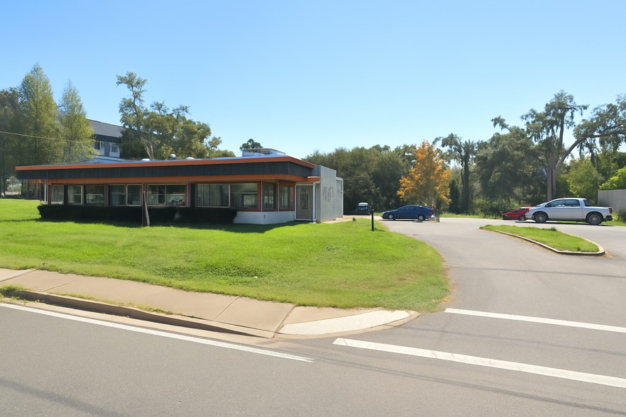 Primary Photo Of 2531 Apalachee Pky, Tallahassee Restaurant For Lease