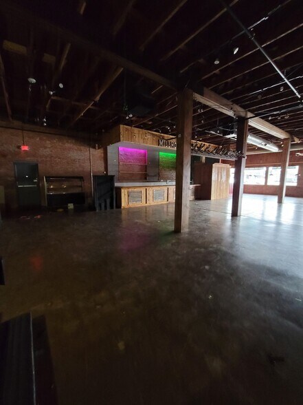 More Photos Of 532 Main St, Garland Restaurant For Lease