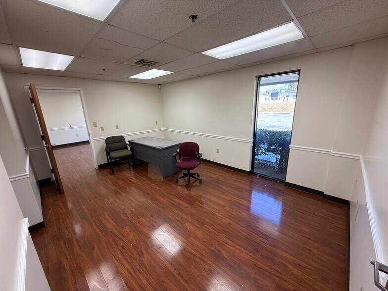 More Photos Of 214 Industrial Park Rd, Livingston Manufacturing For Lease
