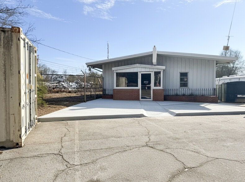 More Photos Of 2514 W Point Ave, College Park Manufacturing For Lease