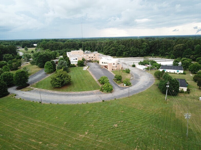 More Photos Of 60 Hospital, Newnan Office For Sale