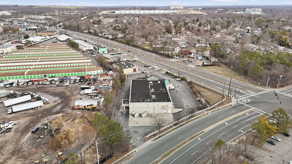 More Photos Of 1968 Veterans Memorial Hwy, Islandia Freestanding For Lease