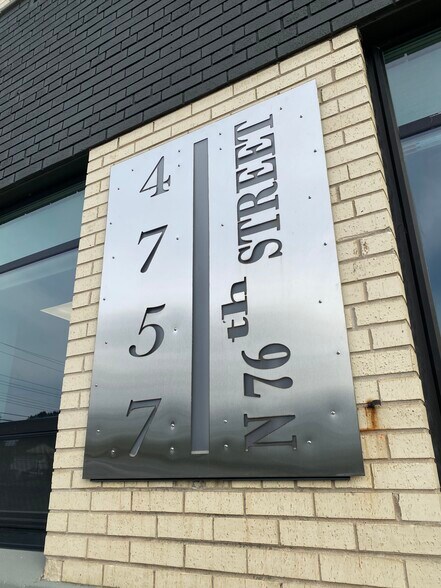 More Photos Of 4757 N 76th St, Milwaukee Office For Lease