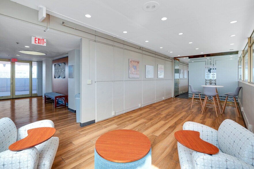 More Photos Of 6100 Dutchmans Ln, Louisville Office For Lease