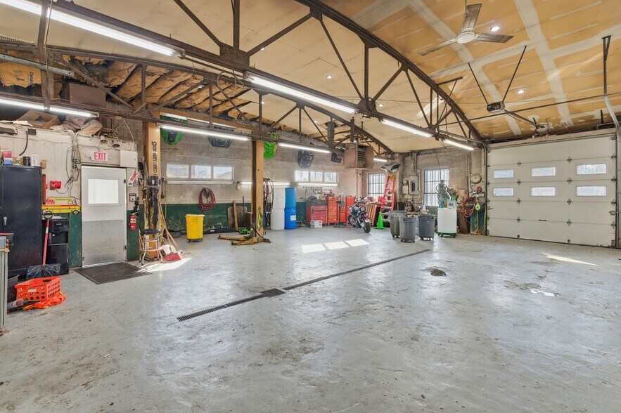 More Photos Of 59 W Church St, Spring Valley Auto Repair For Sale