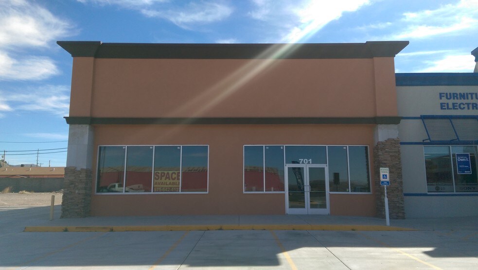 More Photos Of 701 Main St, Anthony Storefront For Sale