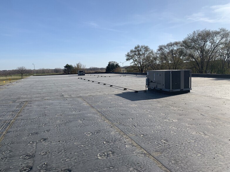 More Photos Of 2104 International Ln, Madison Light Distribution For Lease