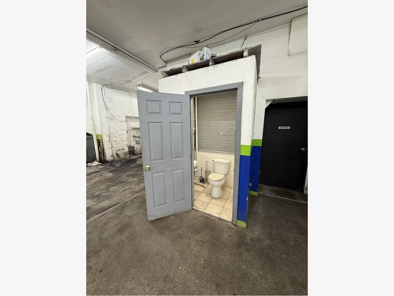 More Photos Of 1455 Princeton, Ewing Unknown For Lease