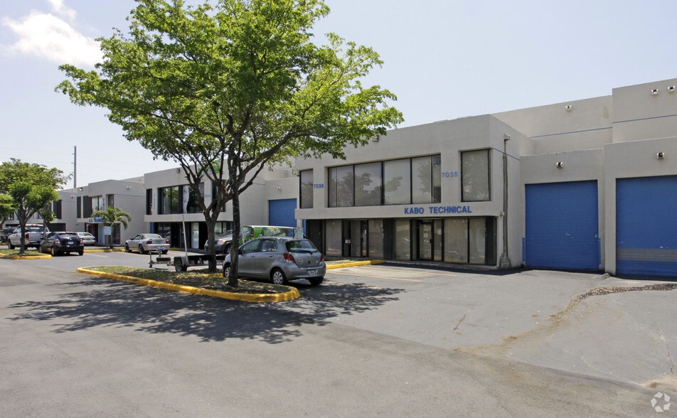 More Photos Of 7030-7038 NW 50th St, Miami Warehouse For Lease