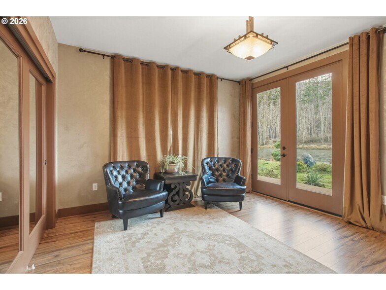 More Photos Of 49164 McKenzie Hwy, Vida Lodge Meeting Hall For Sale