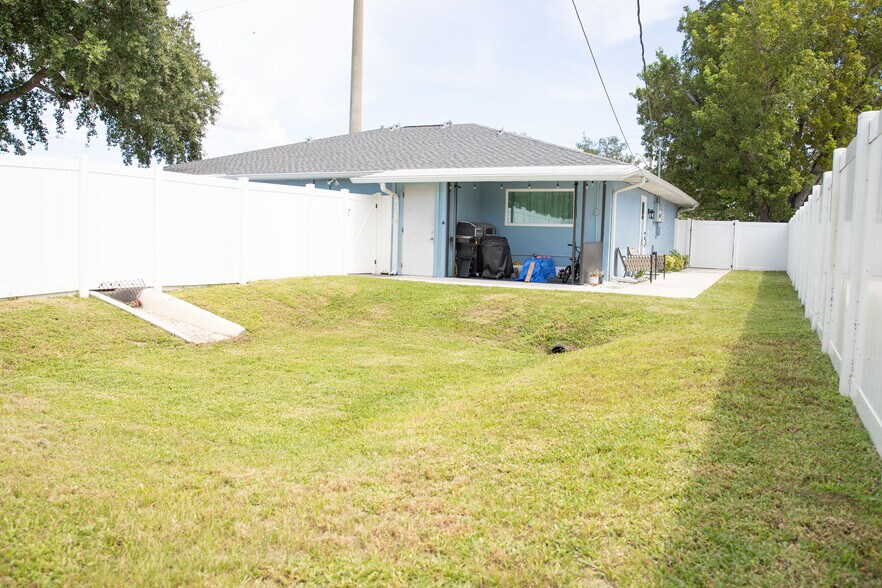 More Photos Of 2826 Santa Barbara Blvd, Cape Coral Freestanding For Sale