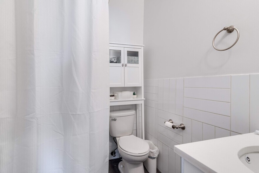 More Photos Of 946 Fulton St, Brooklyn Apartments For Sale