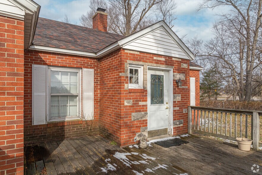 More Photos Of 4631 Harvey St, Norton Shores Medical For Sale