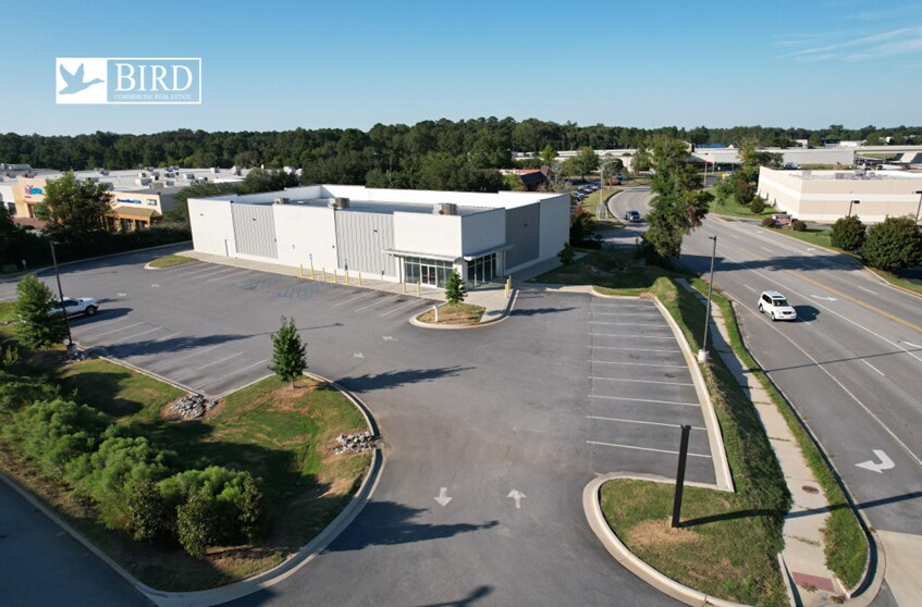 Primary Photo Of 819 N Westover Blvd, Albany Freestanding For Lease