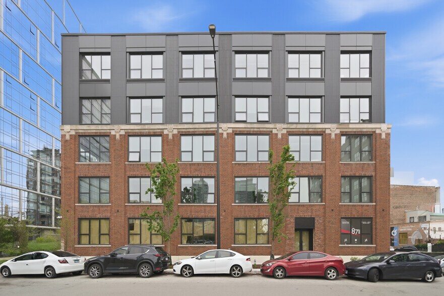 More Photos Of 871 N Franklin St, Chicago Apartments For Lease
