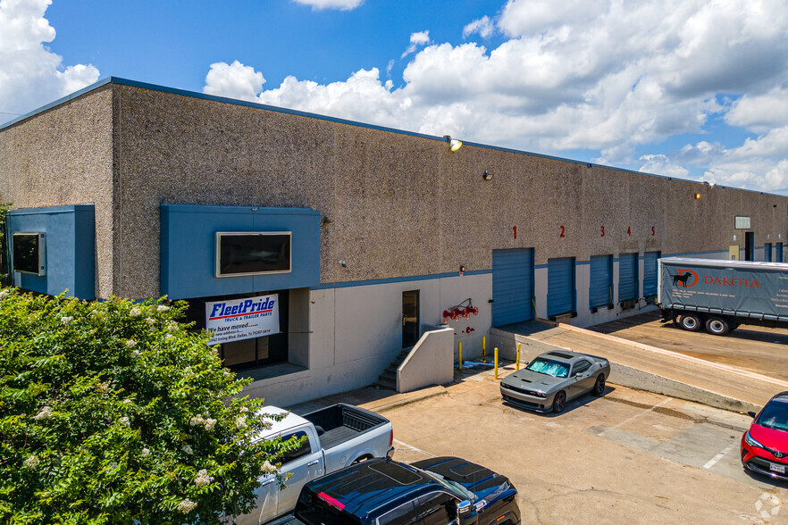 Primary Photo Of 601-611 W Mockingbird Ln, Dallas Distribution For Lease