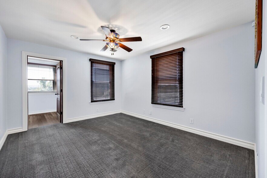 More Photos Of 620 W Foothill Blvd, Monrovia Office For Sale