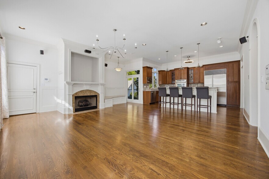 More Photos Of 574 East Ave NE, Atlanta Specialty For Sale