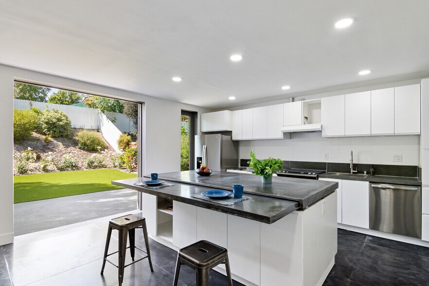More Photos Of 7501 Linley Ln, Canoga Park Specialty For Sale