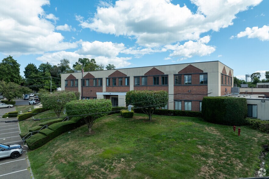 Primary Photo Of 30 Commerce Rd, Stamford Light Manufacturing For Lease