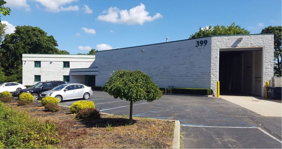 Primary Photo Of 399 Farmingdale Rd, West Babylon Warehouse For Lease