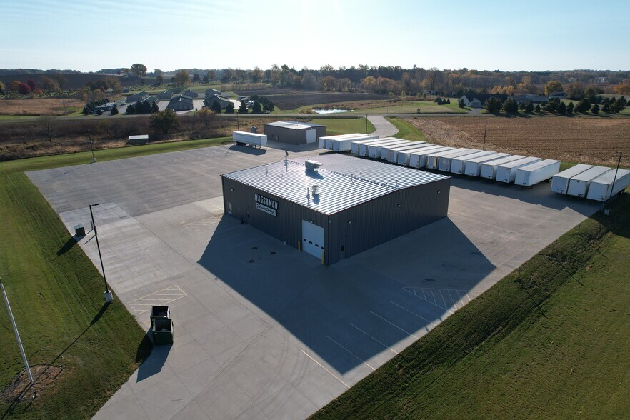 More Photos Of N643 Boulder Rd, Watertown Distribution For Sale