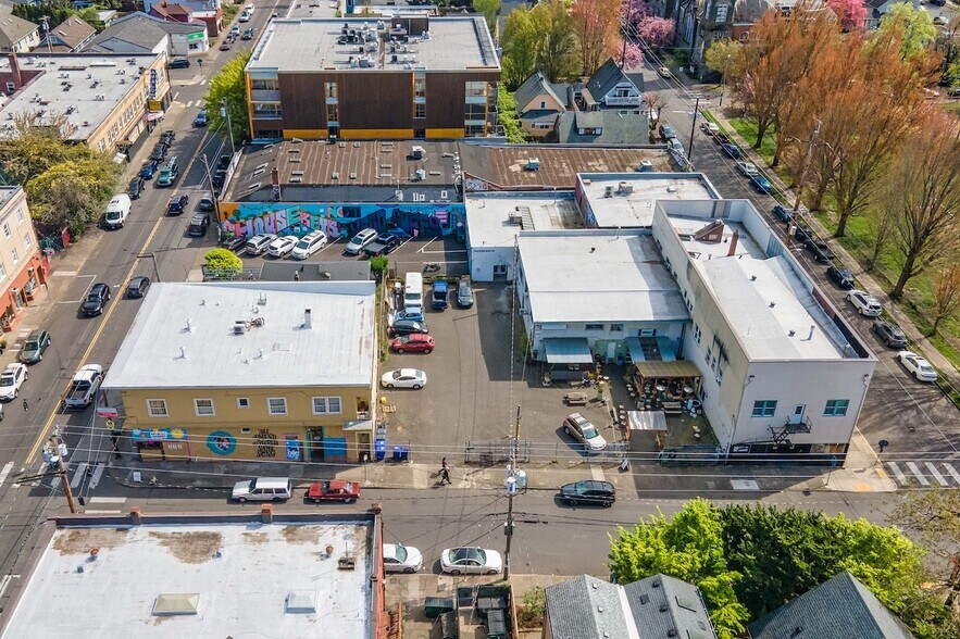 More Photos Of 3425 SE Yamhill St, Portland Loft Creative Space For Sale