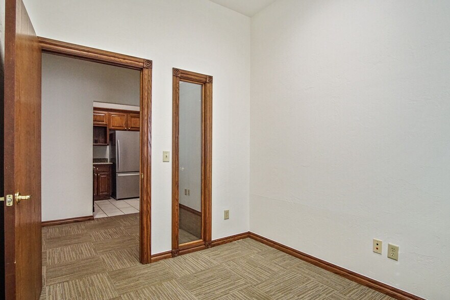 More Photos Of 1006 24th Ave NW, Norman Office For Lease