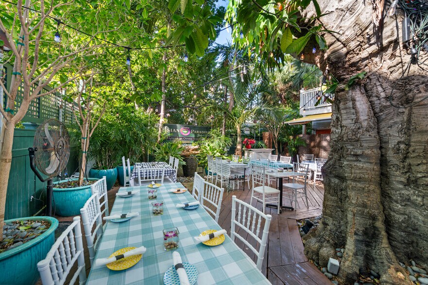 More Photos Of 816 Duval St, Key West Restaurant For Sale