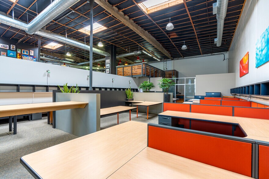 More Photos Of 2605 State St, San Diego Flex For Lease