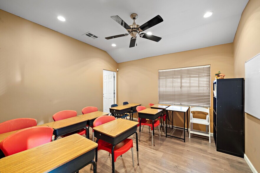 More Photos Of 23201 Orange Ave, Lake Forest Office For Sale