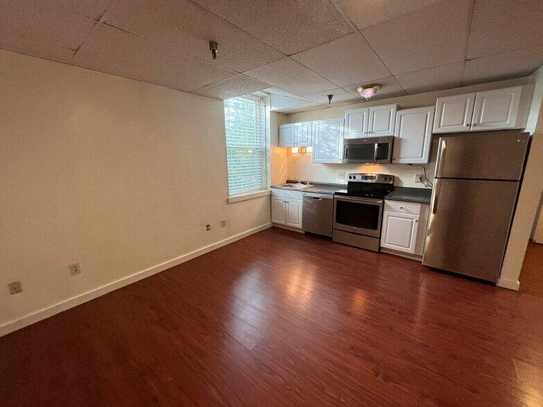 More Photos Of 45 Pearl St, Portsmouth Office For Sale