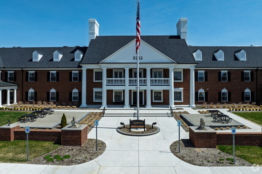 More Photos Of 3250-3256 University Dr, Auburn Hills Medical For Lease
