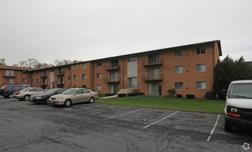 More Photos Of 517 S Frederick Ave, Gaithersburg Apartments For Sale