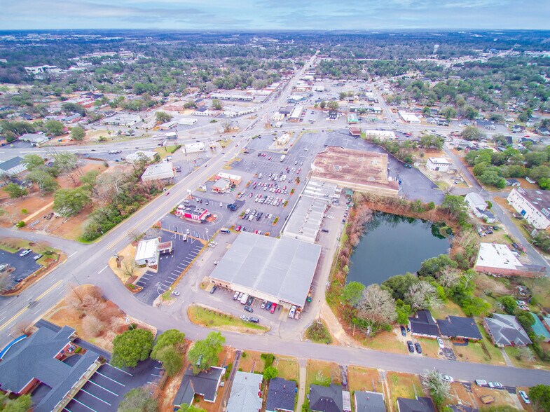 More Photos Of 111 N 12th St, West Columbia General Retail For Sale