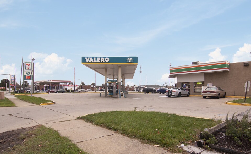 More Photos Of 11690 Snow Rd, Cleveland Convenience Store For Sale