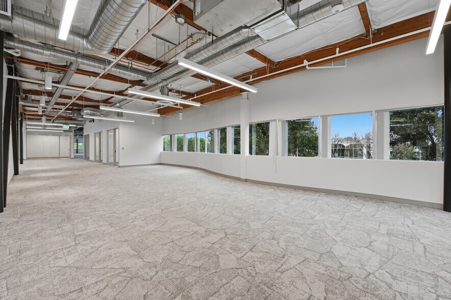 More Photos Of 2231 Rutherford Rd, Carlsbad Office For Lease