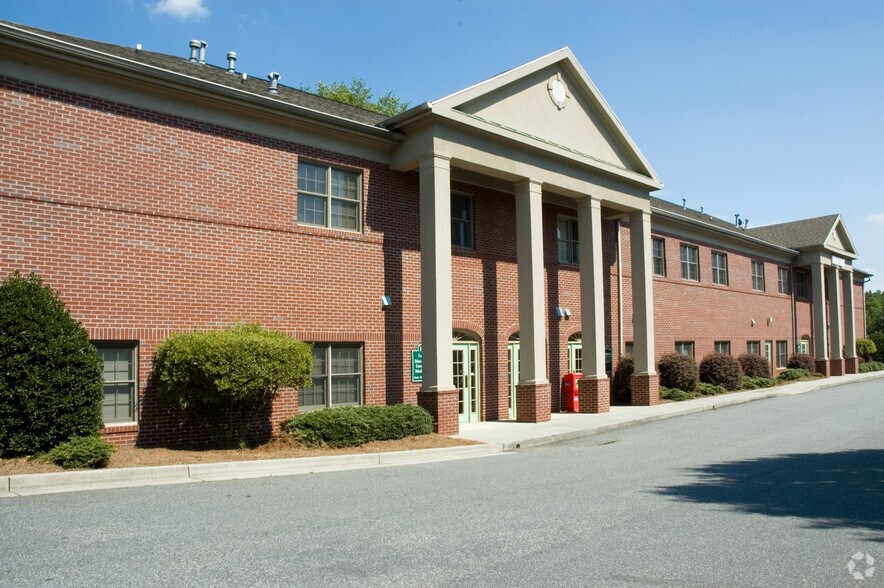 Primary Photo Of 5041 Dallas Hwy, Powder Springs Medical For Lease