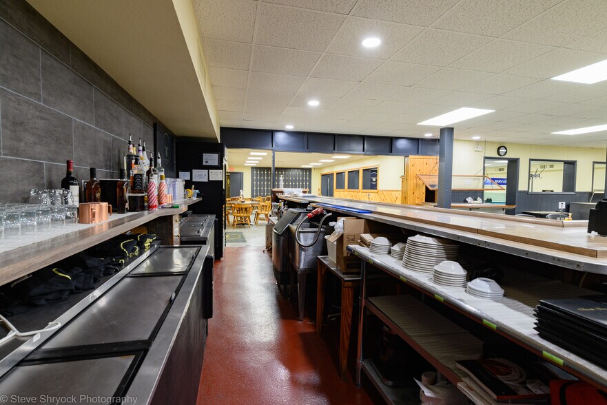 More Photos Of 411 S Main St, Hillsboro Specialty For Sale