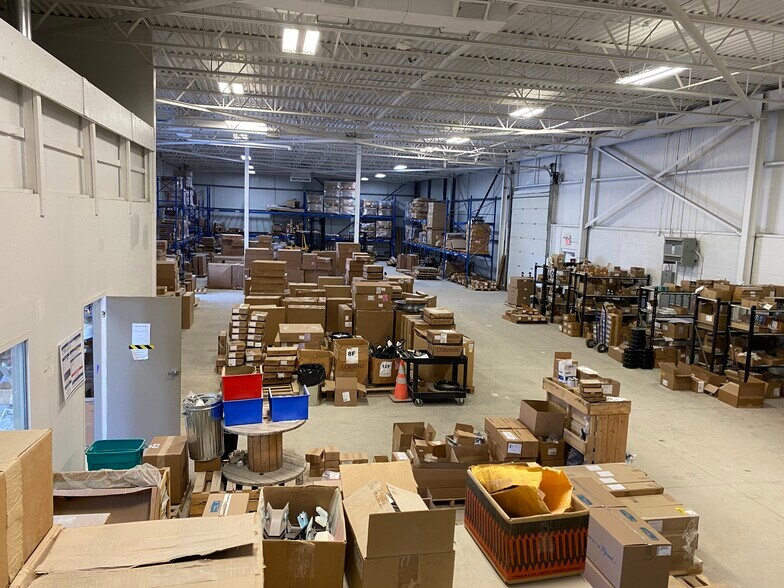 More Photos Of 301 Croft Dr, Windsor Distribution For Lease