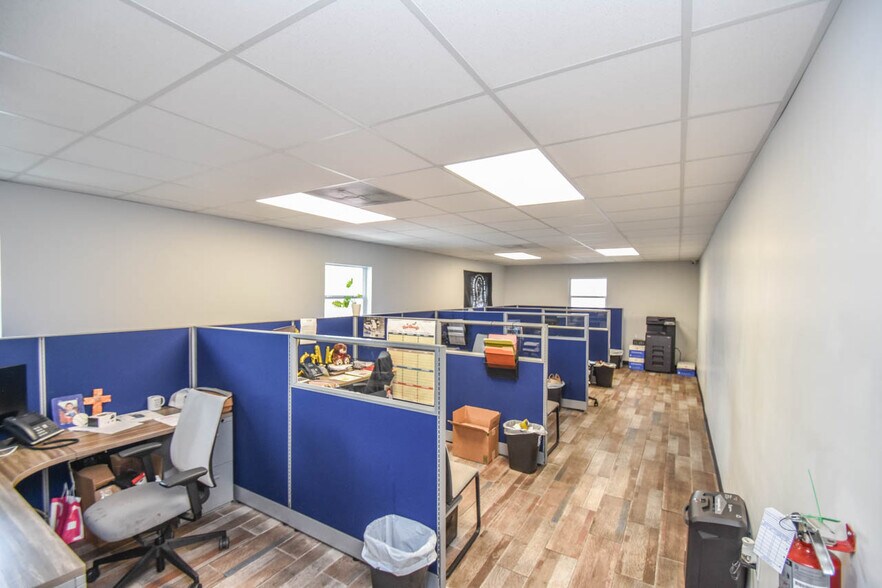 More Photos Of 902 S Alexander St, Plant City Industrial For Sale
