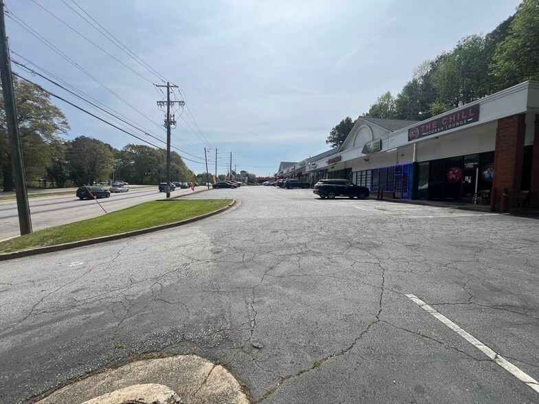 More Photos Of 414 N Hairston Rd, Stone Mountain Freestanding For Sale