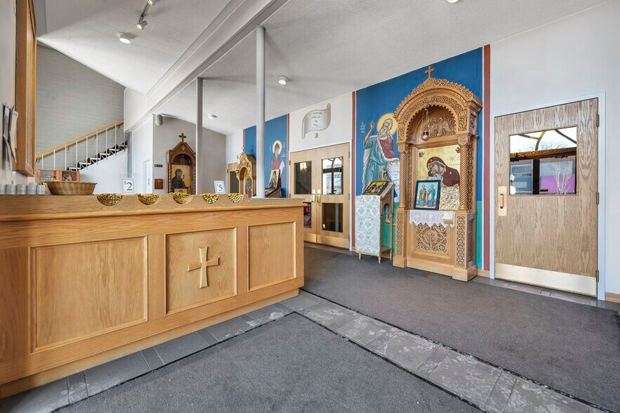 More Photos Of 10831 124th St NW, Edmonton Religious Facility For Sale