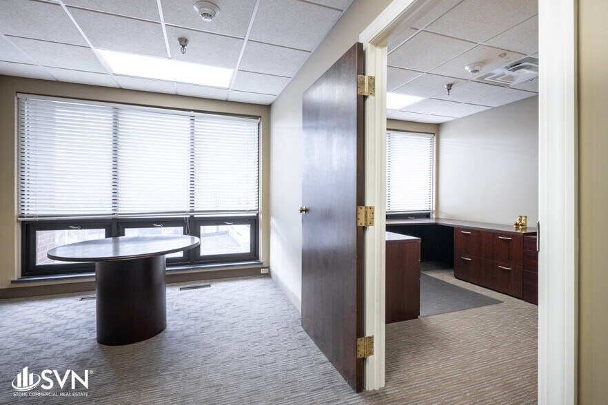 More Photos Of 201 W Main St, Frankfort Office For Lease