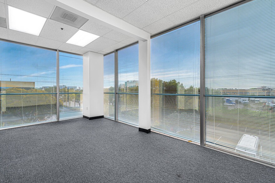 More Photos Of 1000 NW 65th St, Fort Lauderdale Office For Lease