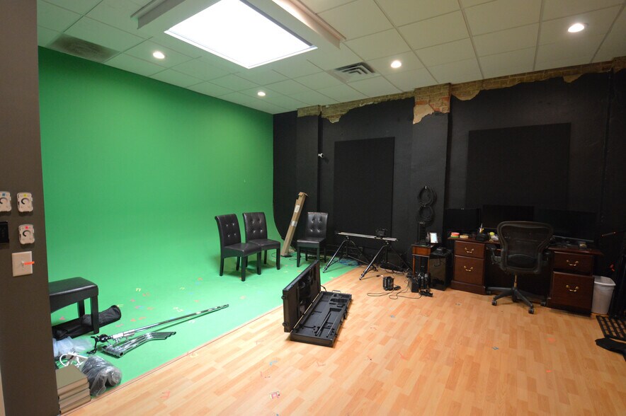 More Photos Of 231 W 4th St, Winston-Salem Office For Lease