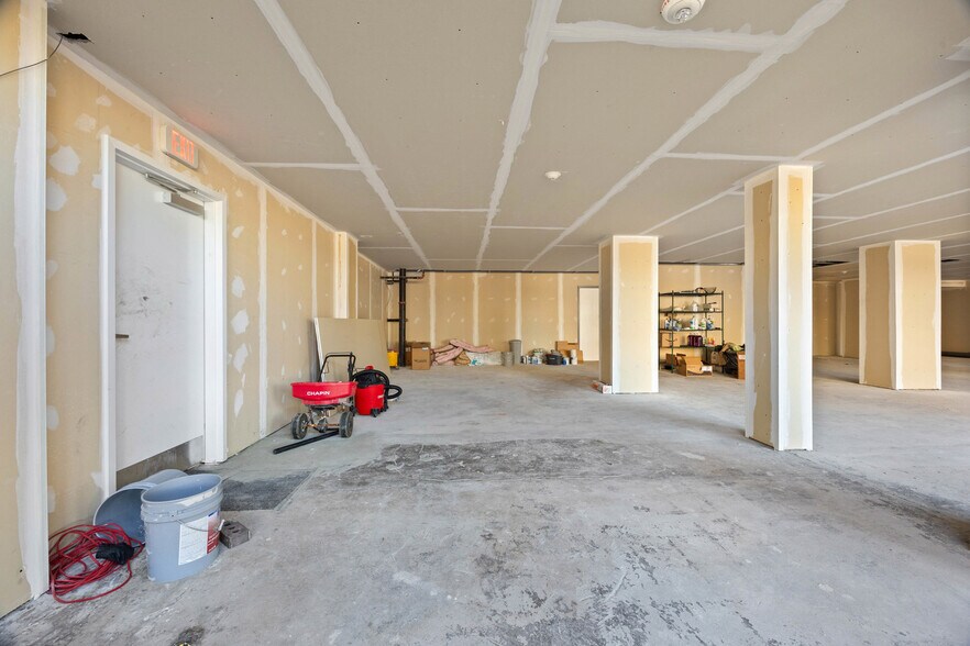 More Photos Of 65 W Broad St, Rochester Apartments For Lease
