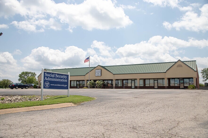 Primary Photo Of 43 Prairie Dell Plz, Union General Retail For Sale