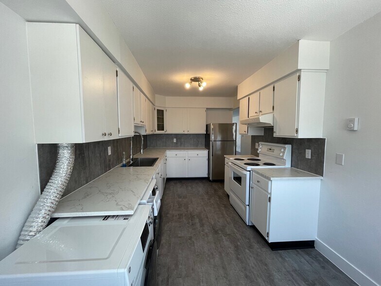 More Photos Of 4950 Victoria Dr, Vancouver Storefront For Sale