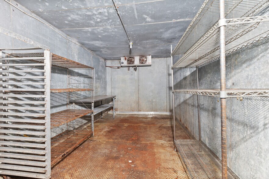 More Photos Of 194-198 Main St, Emmaus Restaurant For Sale